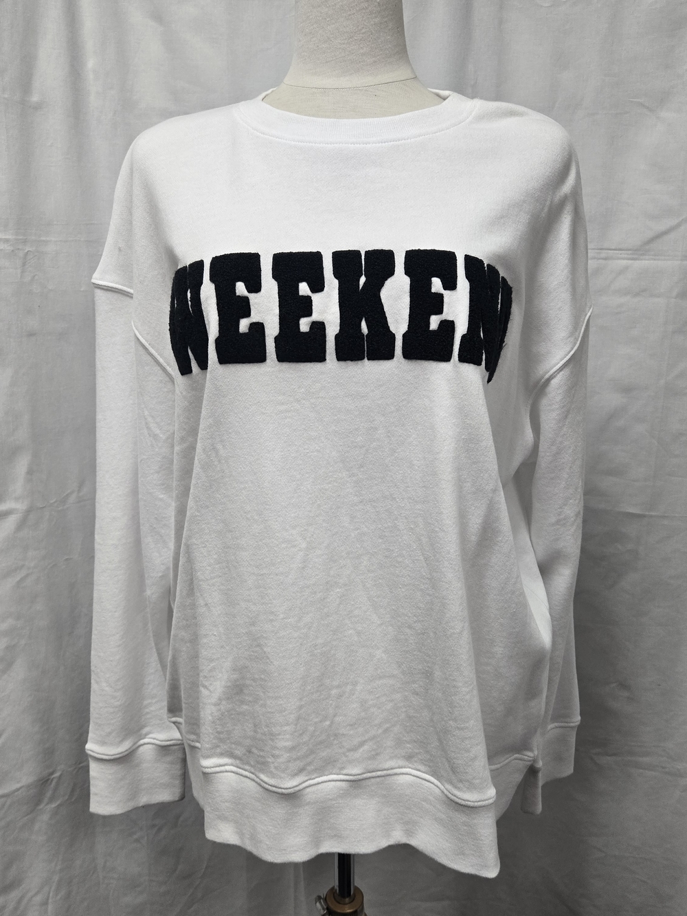 Shiraleah White & Black 'WEEKEND' Chenille Sweatshirt